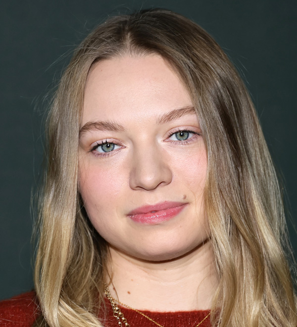Mia Threapleton