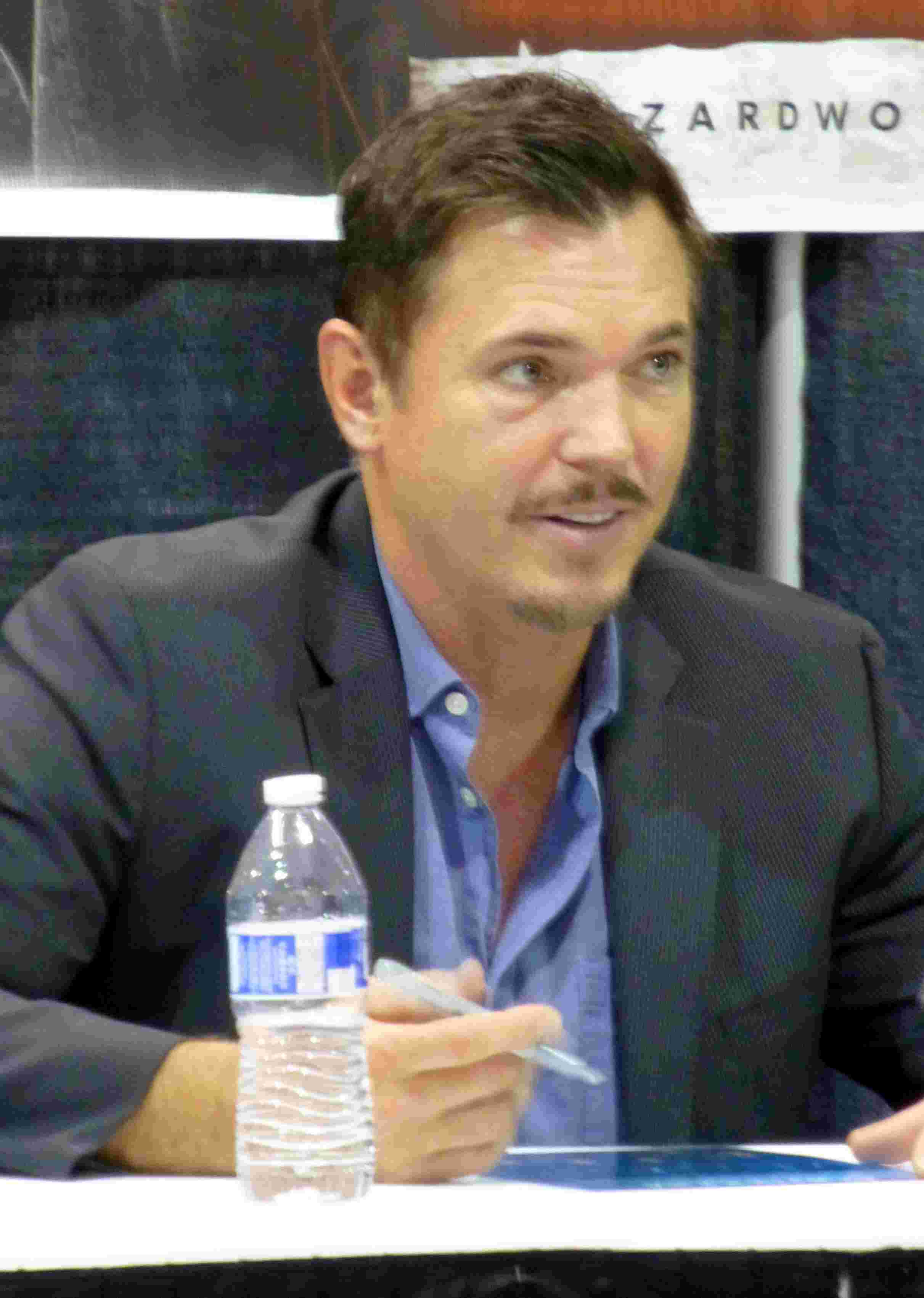 Nicholas Lea